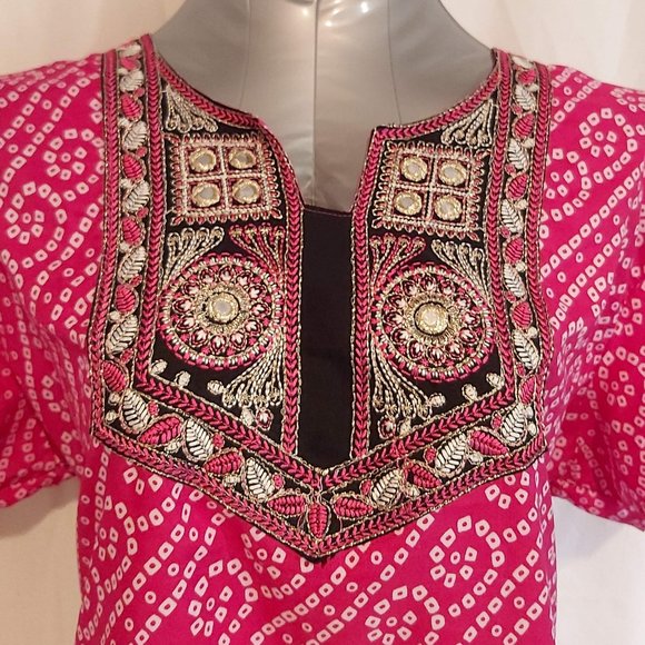 Traditional Indian Tunic in Pink, Gold and Black - Picture 4 of 4